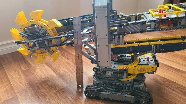 Lego Bucket Wheel Excavator (42055) image indicator(7)