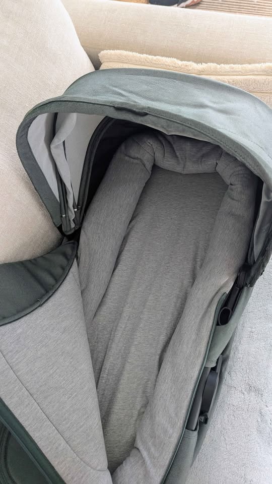 Joolz Aer/Aer+ Bassinet - Like New - photo 4