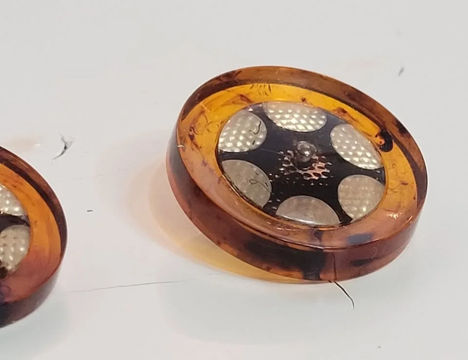 Apple Juice Bakelite Buttons (vintage) image indicator(4)