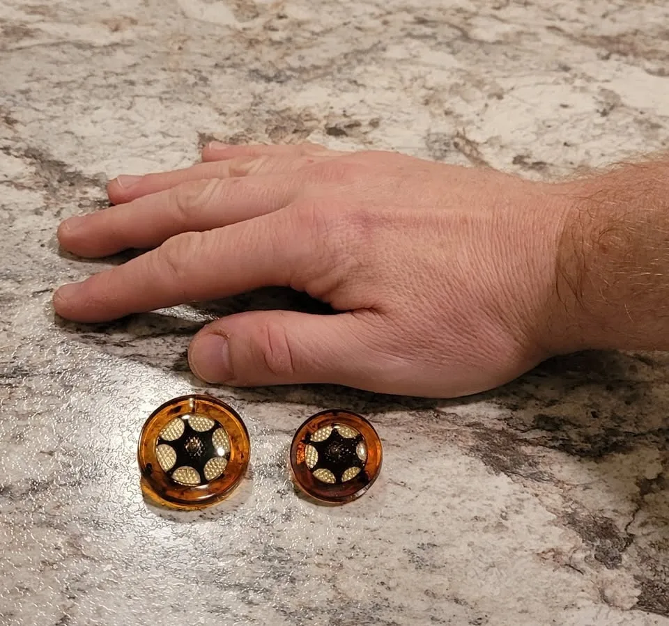 Apple Juice Bakelite Buttons (vintage) image indicator(6)