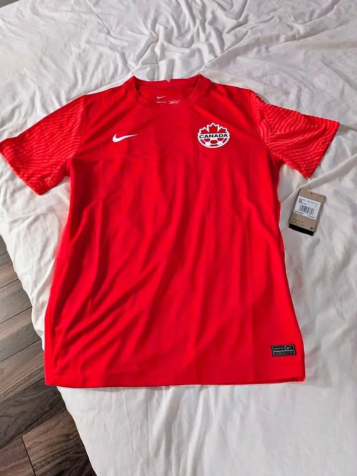 BNWT: Nike Canada Soccer Jersey - Men's Large