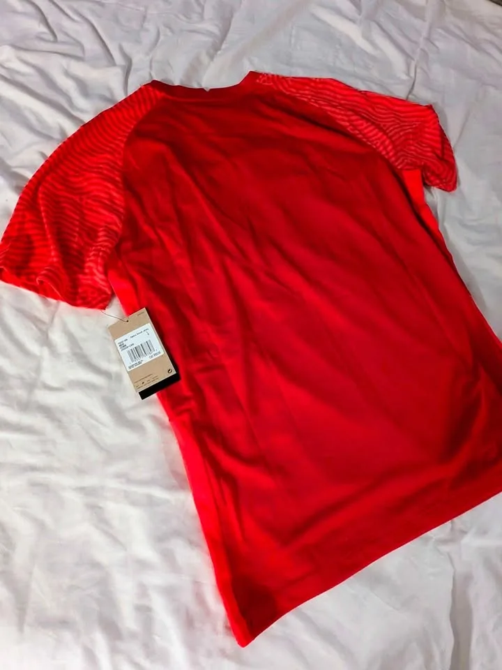 BNWT: Nike Canada Soccer Jersey - Men's Large image indicator(2)