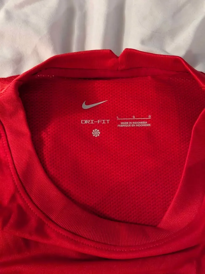 BNWT: Nike Canada Soccer Jersey - Men's Large image indicator(3)