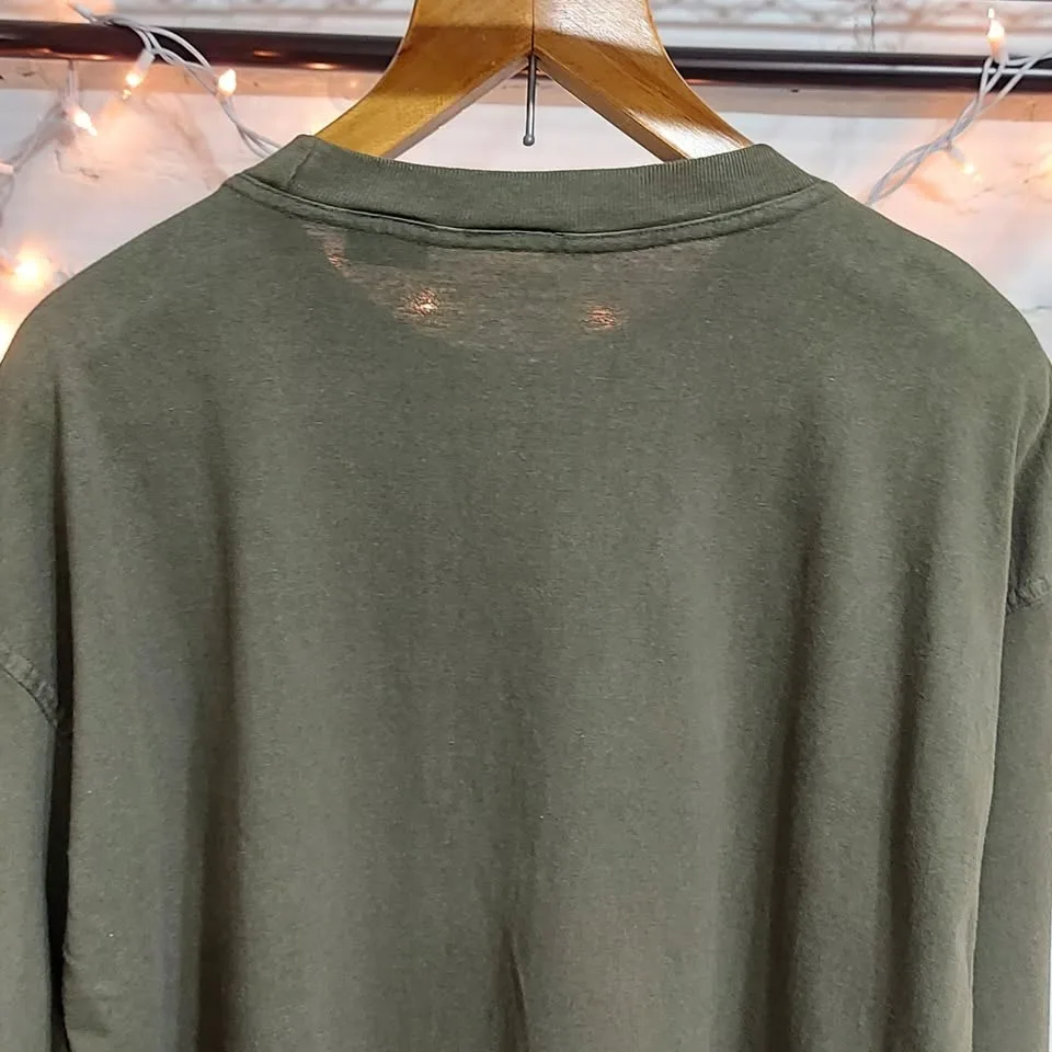 Men's size large 100% cotton long sleeve shirt image indicator(5)