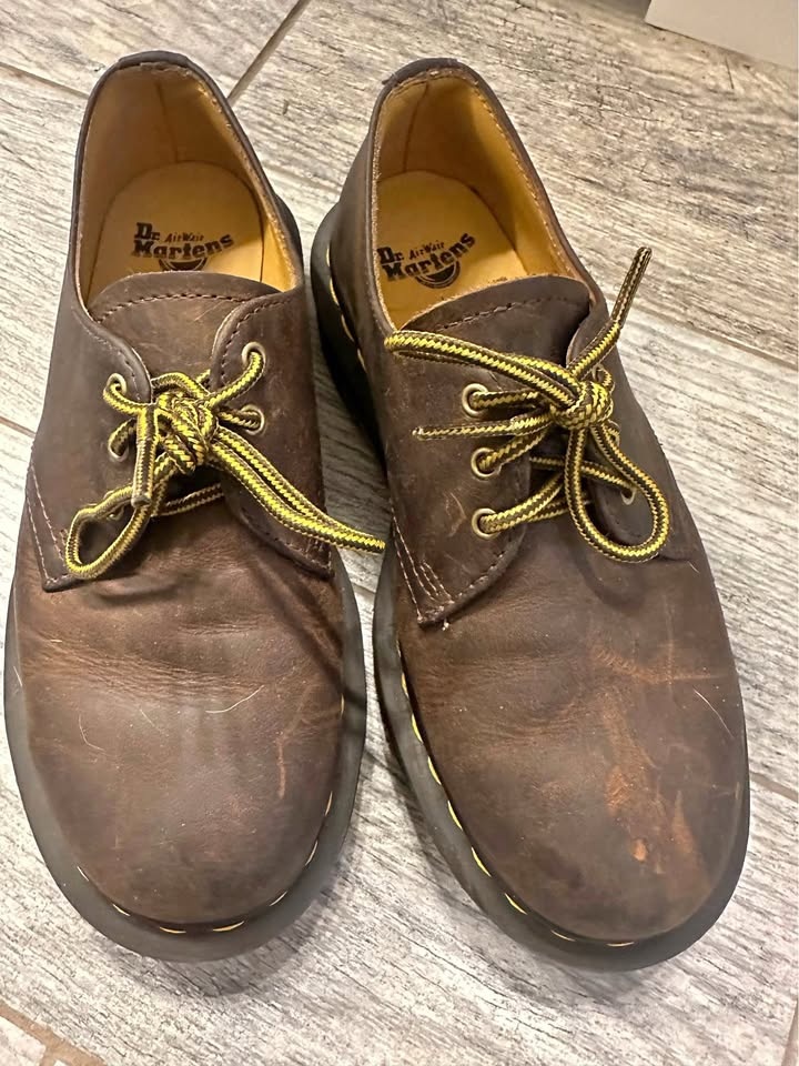 Doc Martens brown Leather Oxfords -Size 5 M/Size 6 W