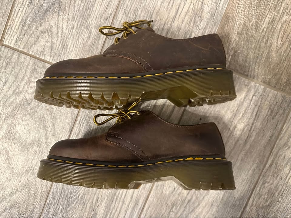 Doc Martens brown Leather Oxfords -Size 5 M/Size 6 W - photo 3