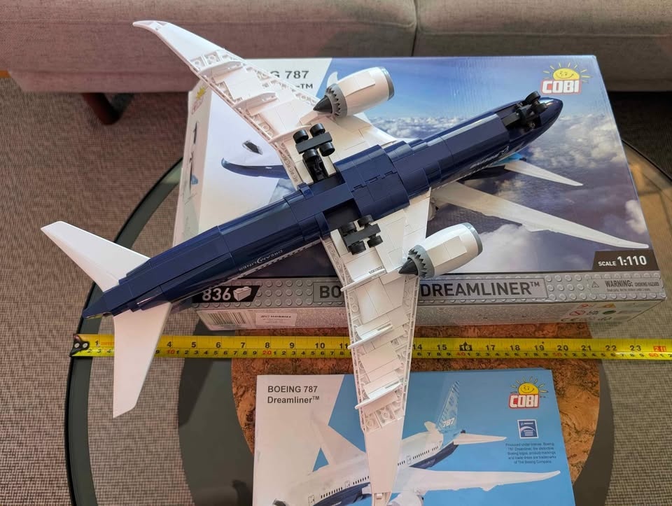 COBI Boeing 787 (assembled brick model) - photo 4