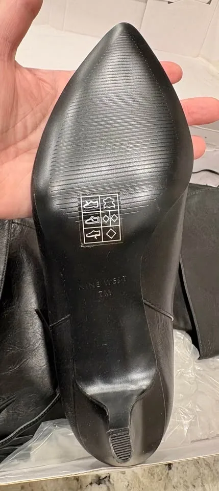 Nine West black leather boots - Sz 7M image indicator(5)