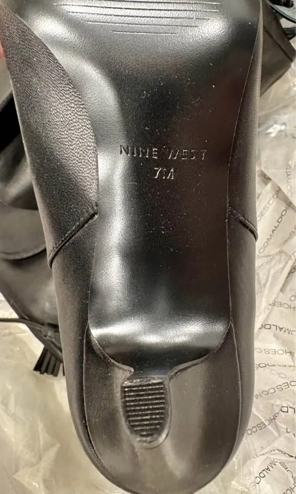 Nine West black leather boots - Sz 7M image indicator(7)