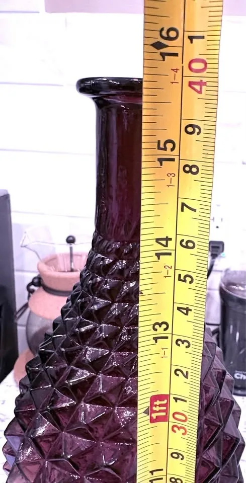 Purple Glass Decanter image indicator(3)