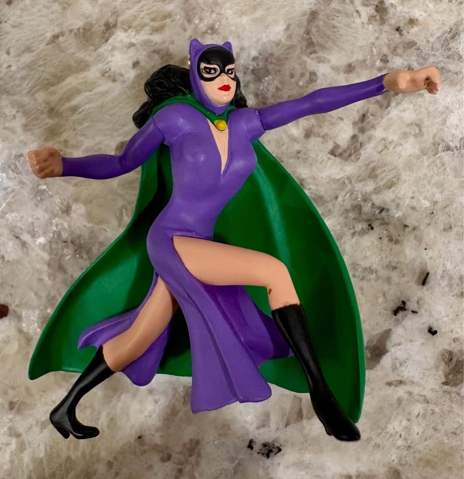 Hallmark Keepsake Catwoman Ornament - photo 2