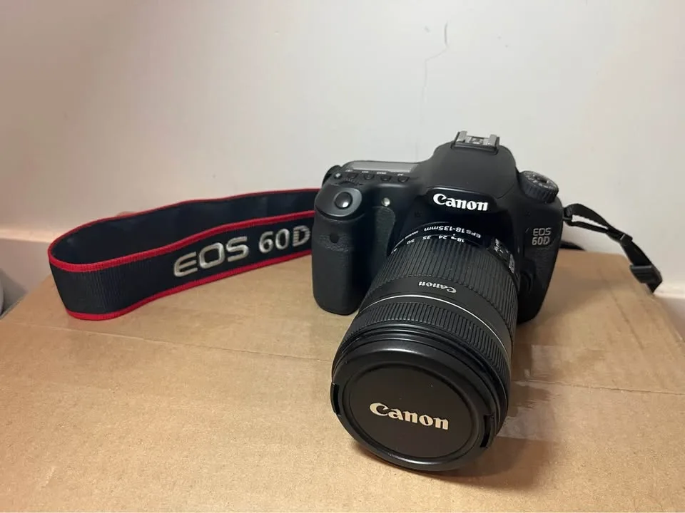 Canon EOS 60D + EF 18-135mm lens+ EF 50mm II lens+ bag... image indicator(2)