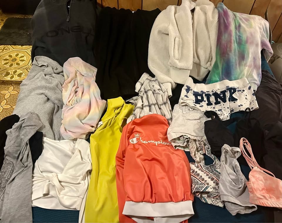 Women’s clothing lot - photo 5