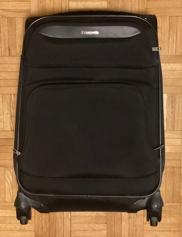 Samsonite Medium Sized Suitcase (Soft Shell)