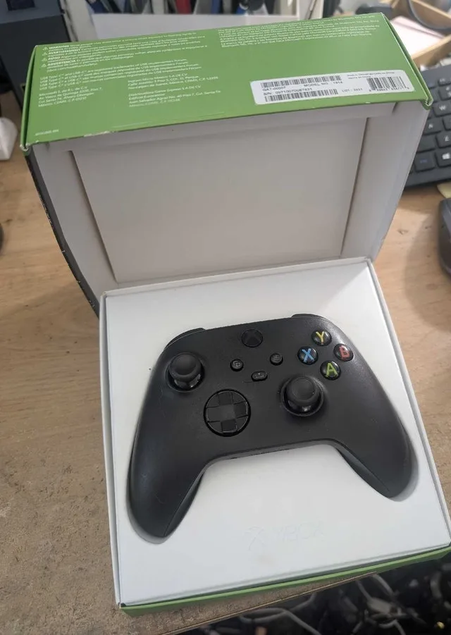 Xbox Controller and Accessories image indicator(2)