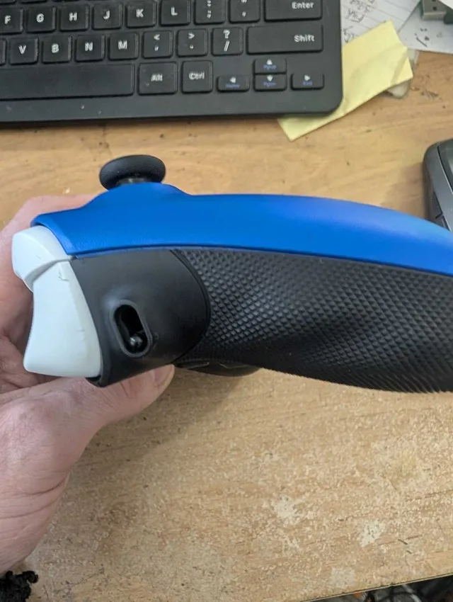 Xbox Controller and Accessories image indicator(4)