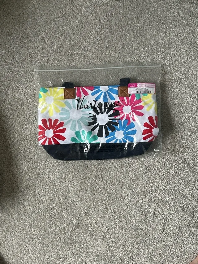 Thirty-One Demi Day Bag image indicator(4)