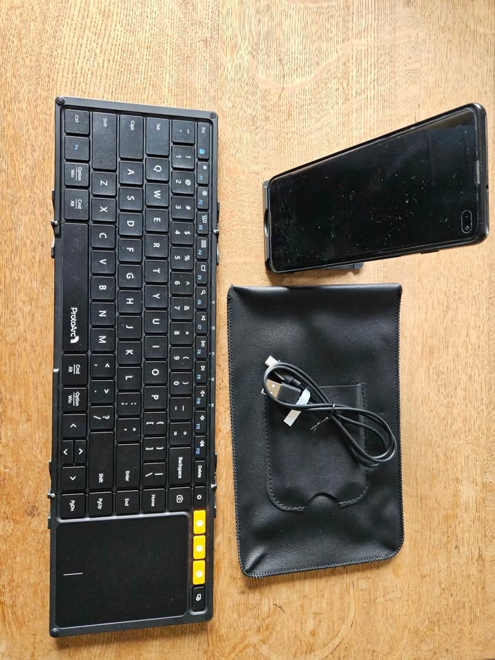 Foldable Bluetooth Keyboard with Touchpad - photo 2