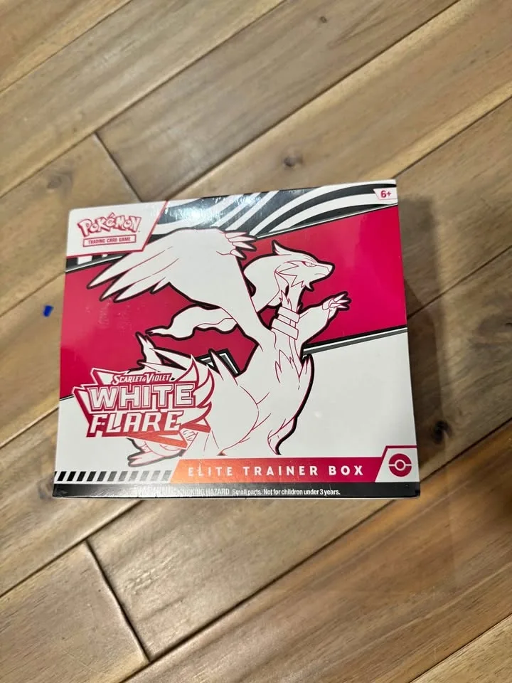 White Flare Elite Trainer Box - Pokemon Trading Card