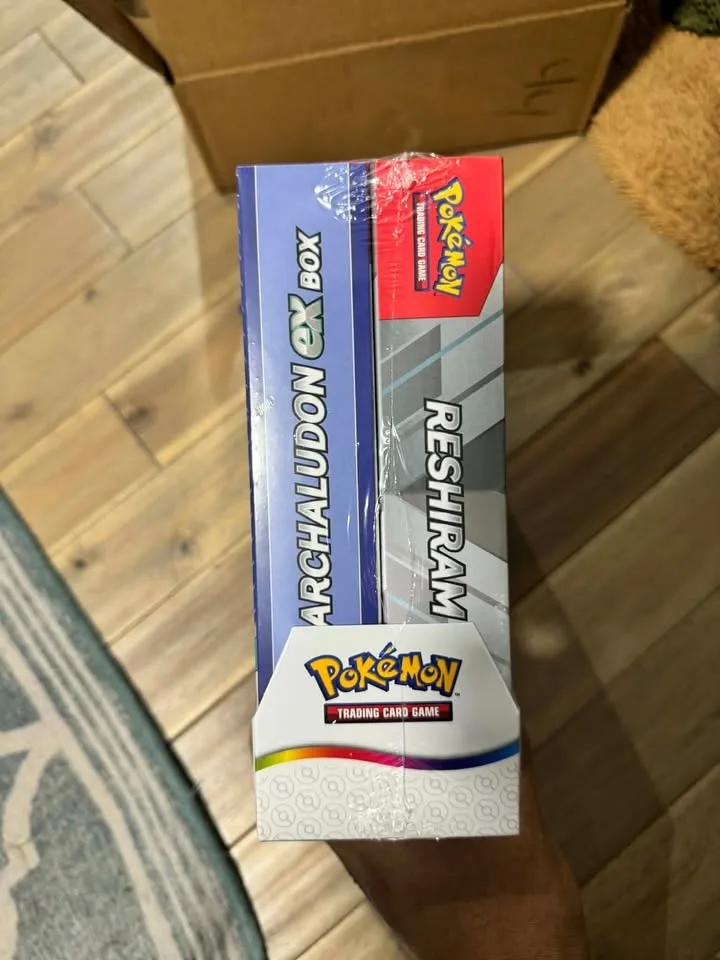 Pokémon Archaludon ex & Reshiram ex Box Bundle image indicator(2)