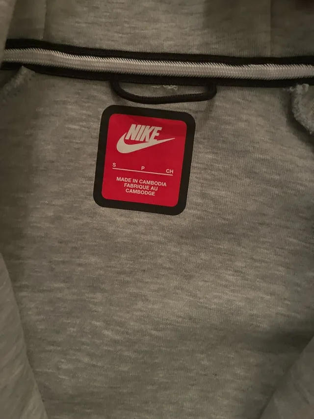 Nike Tech Fleeces image indicator(4)