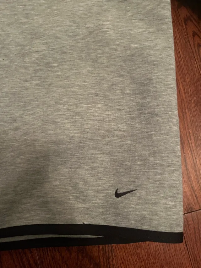 Nike Tech Fleeces image indicator(7)