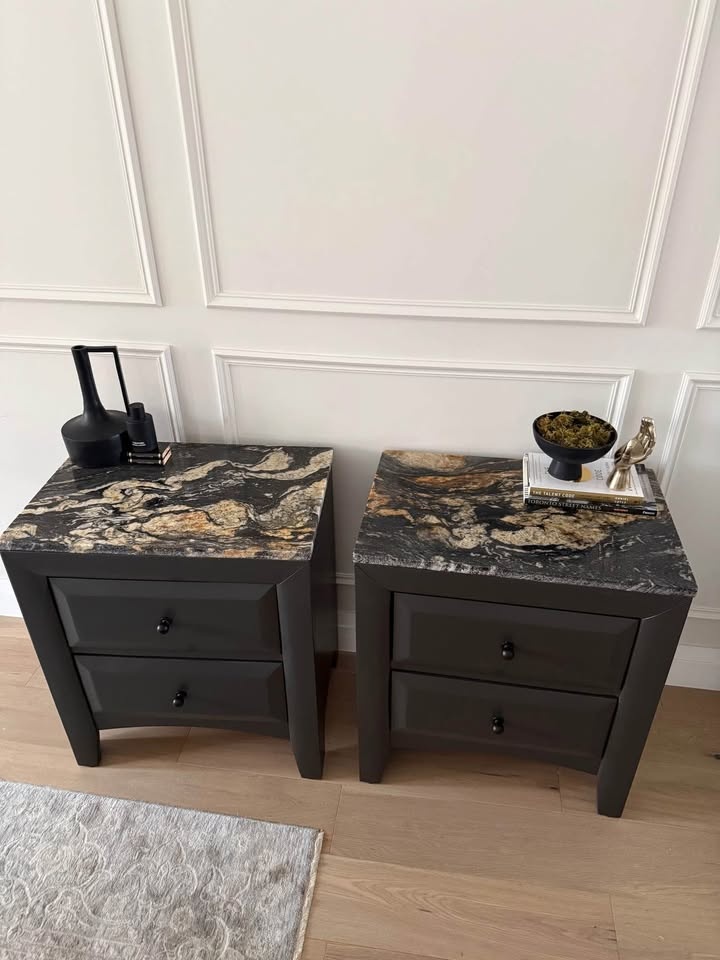 Gorgeous pair of nightstands with granite tops - photo 2