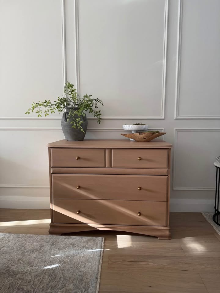 Gorgeous refinished dresser - photo 3