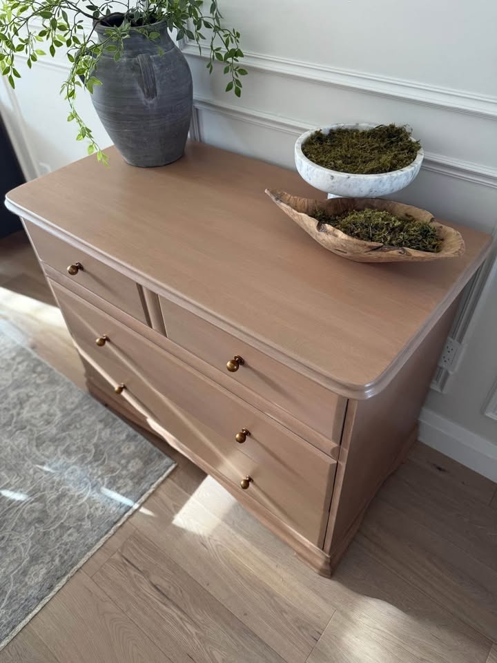 Gorgeous refinished dresser - photo 4