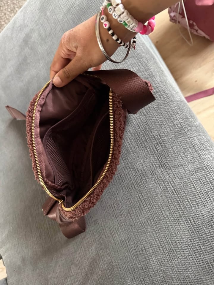 Lululemon 2L Fanny Bag - photo 2