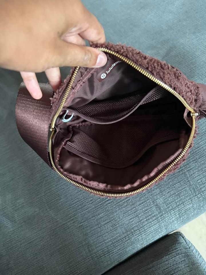 Lululemon 2L Fanny Bag - photo 3
