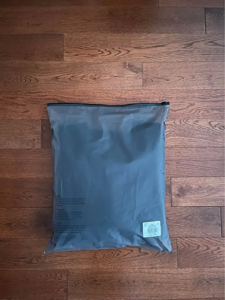 Black Essentials Hoodie (Medium) image indicator(10)