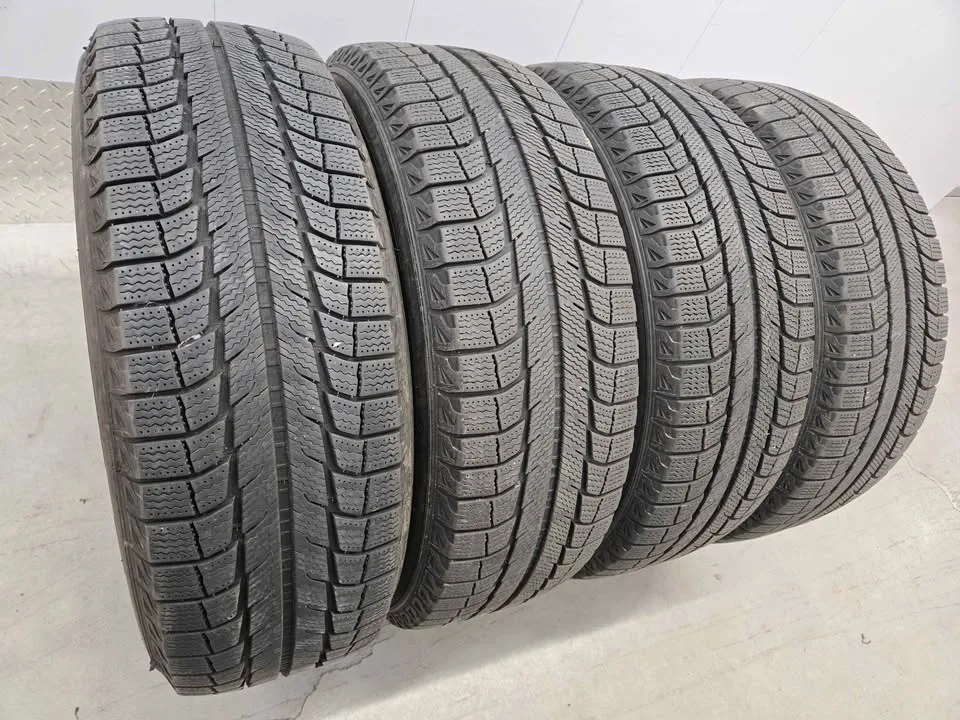 Michelin X-Ice Winter Tires- 225/65R17 image indicator(2)