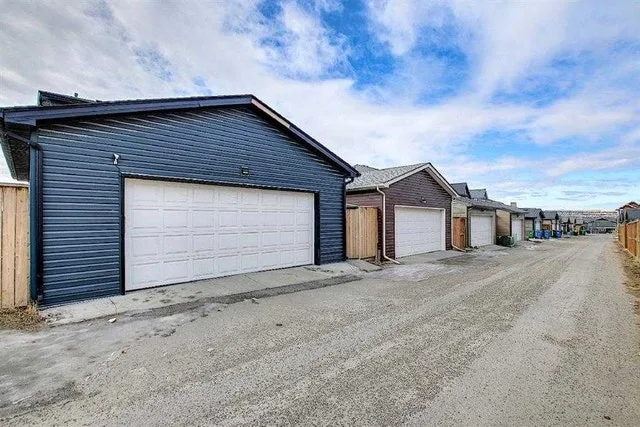 Oversized Double Garage <5KM to City Center