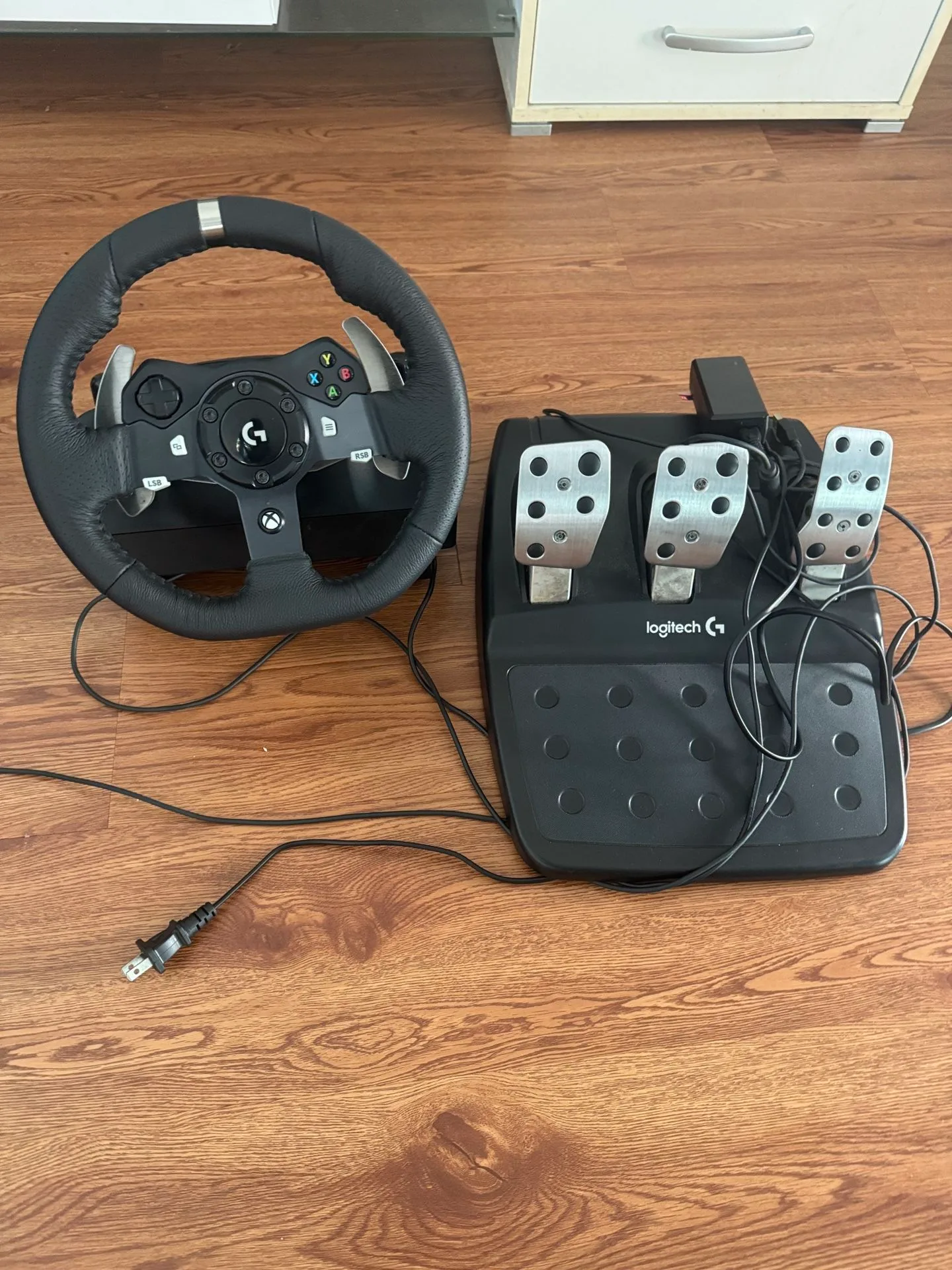 Logitech G920 Driving Force Racing Wheel