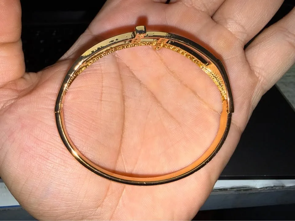 Cross shaped 14 K gold plated Bangel image indicator(4)