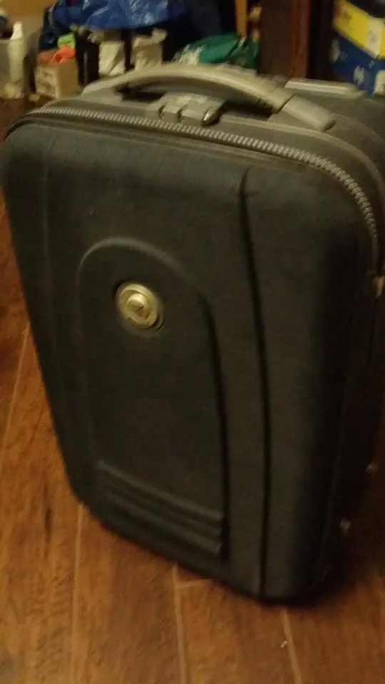 The Image Hanger, Carry-on Luggage; Computer Desk image indicator(3)