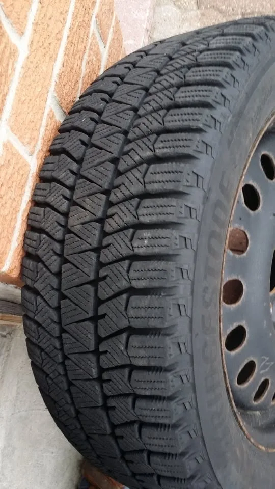 Bridgestone 17" Snow Tires Made in Japan on Rims image indicator(2)