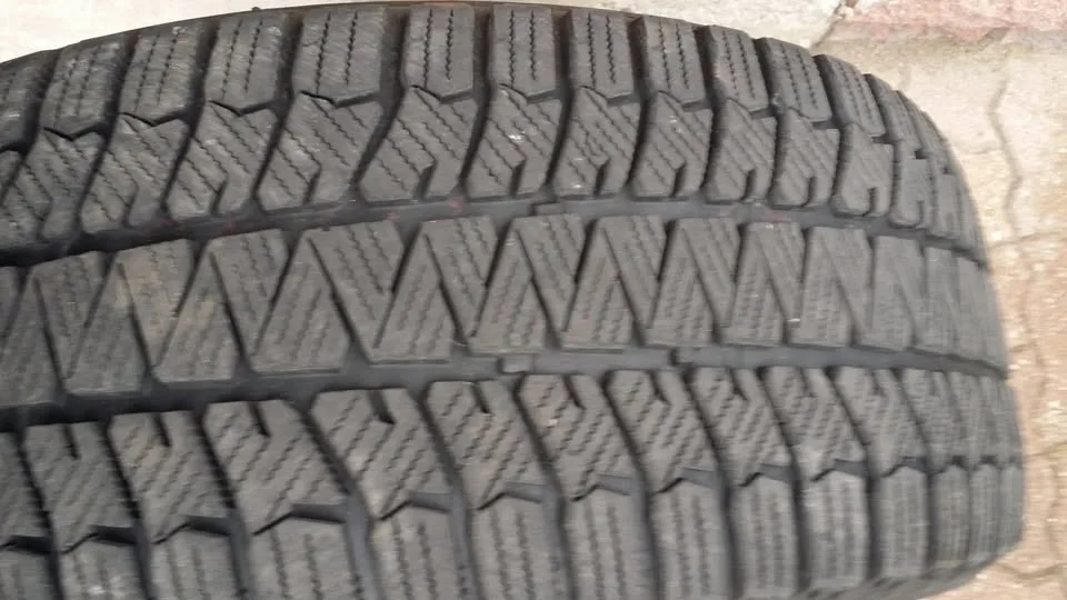 Bridgestone 17" Snow Tires Made in Japan on Rims image indicator(3)