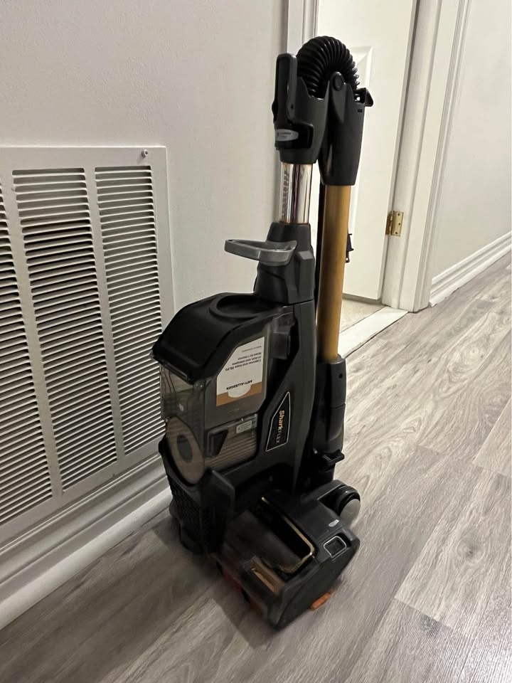 SharkFLEX® DuoClean® Vacuum - photo 2