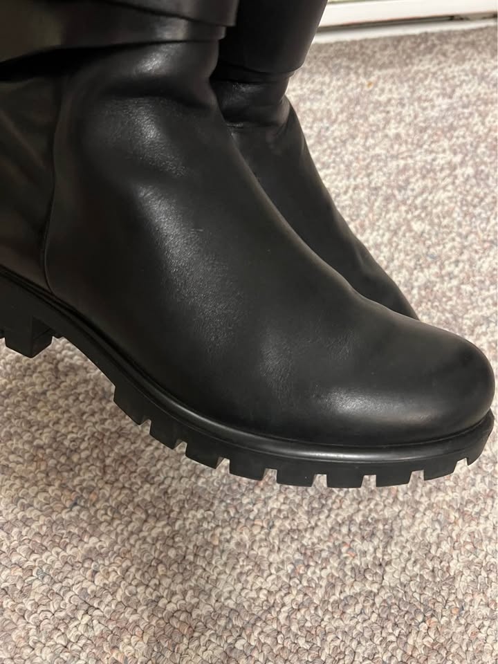 ECCO Black Leather Boots – Size 39 / 8-8.5 – Worn Once – Like Ne - photo 3
