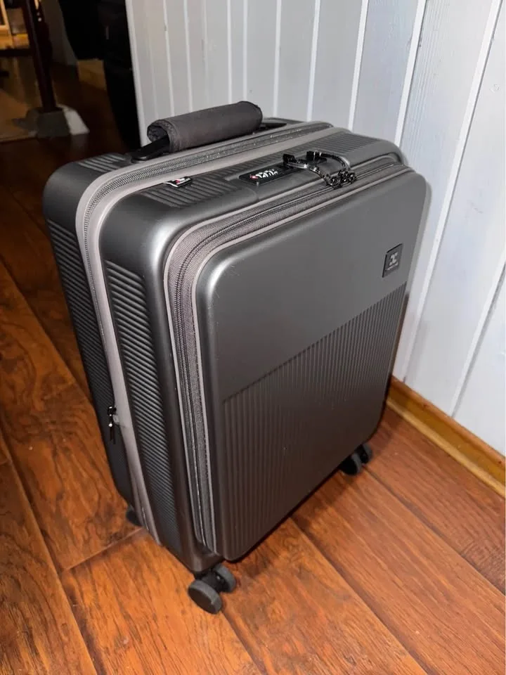 Carry On Case Luggage image indicator(2)