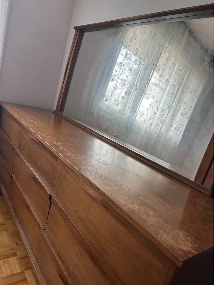 9 drawer wood dresser - photo 2