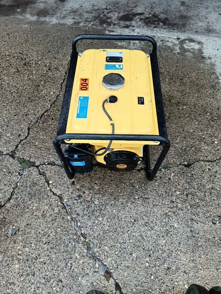 Power fist generator 2400 watt