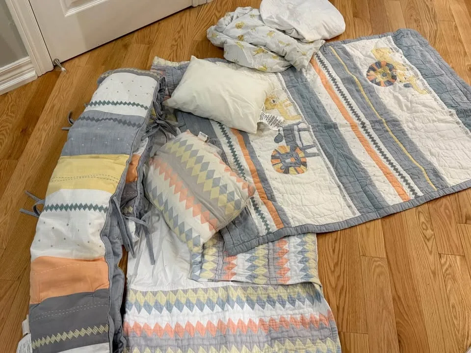 Pottery barn, little lion, baby crib, bedding set image indicator(3)