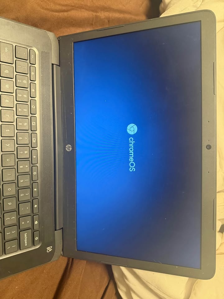 HP Chromebook – Excellent Condition – Fast & Reliable - photo 2