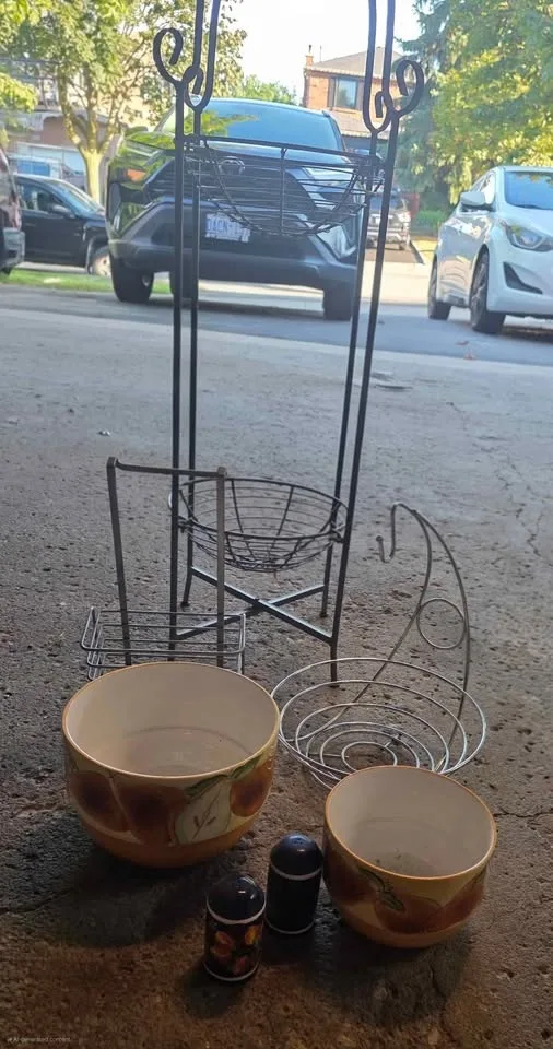 Kitchen & Home Bundle – Bowls, Racks, Salt & Pepper Set image indicator(2)