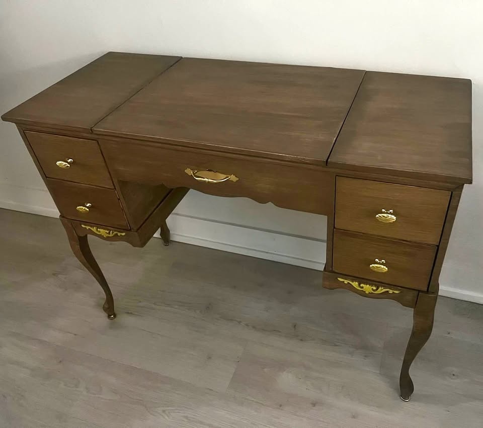 Refurbished Vintage Vanity Desk – Charming & Functional