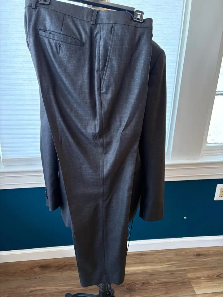 Kenneth Cole 2 piece Suit 38R image indicator(5)