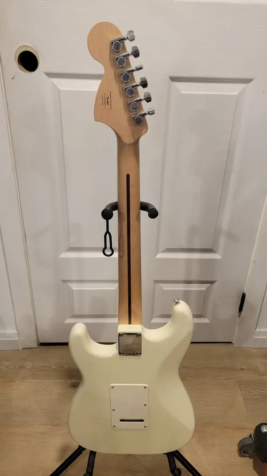 $300 Squier Standard Stratocaster Electric Guitar image indicator(7)